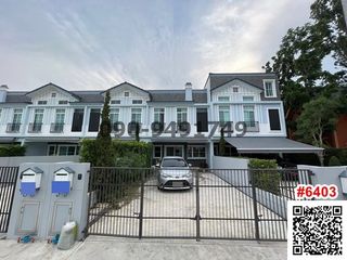 Casa adosada en alquiler de 3 habitaciones en Prawet, Bangkok