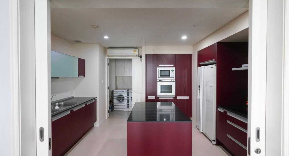 For rent 4 bedrooms condo in Pathum Wan, Bangkok