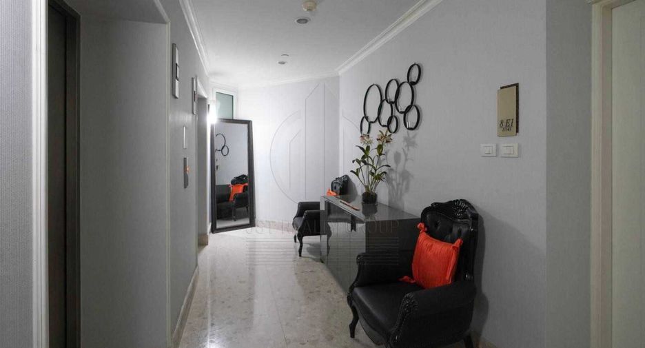 For rent 4 bedrooms condo in Pathum Wan, Bangkok