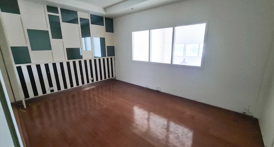 For sale retail Space in Ban Na, Nakhon Nayok