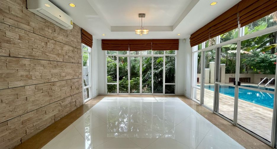 Casa en alquiler de 4 habitaciones en Khlong Toei, Bangkok