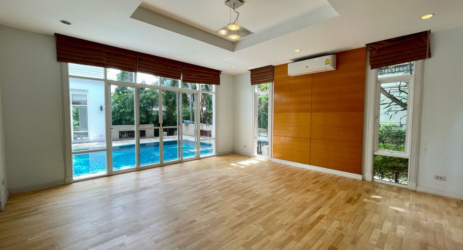 Casa en alquiler de 4 habitaciones en Khlong Toei, Bangkok