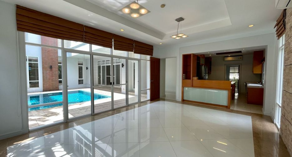 Casa en alquiler de 4 habitaciones en Khlong Toei, Bangkok
