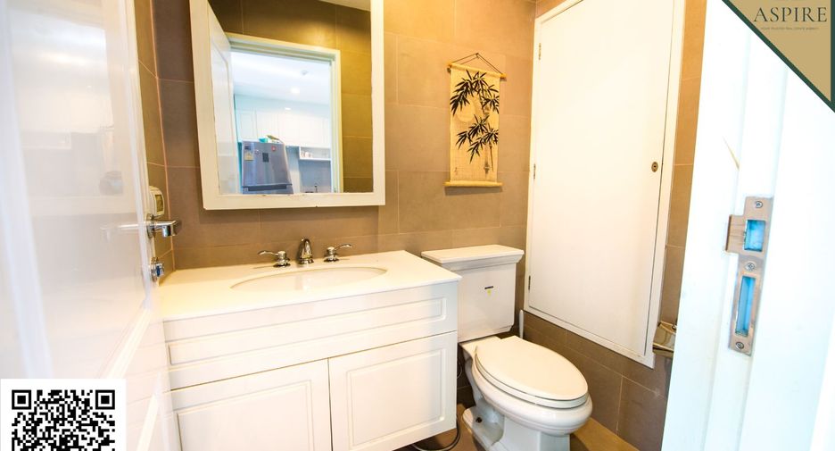 For sale 2 bedrooms condo in Khlong Toei, Bangkok