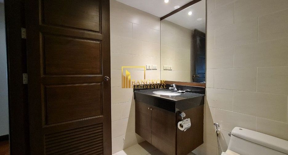 For rent 4 bedrooms apartment in Khlong Toei, Bangkok