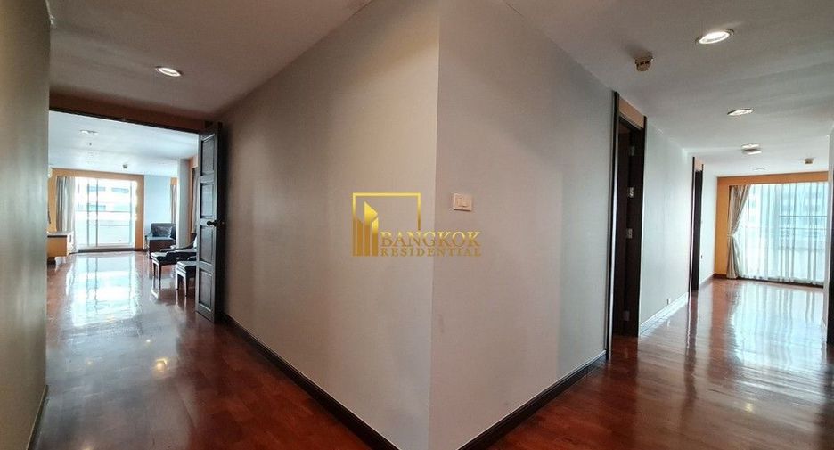 For rent 4 bedrooms apartment in Khlong Toei, Bangkok
