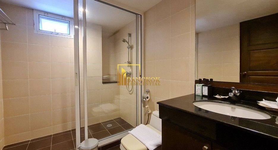 For rent 4 bedrooms apartment in Khlong Toei, Bangkok