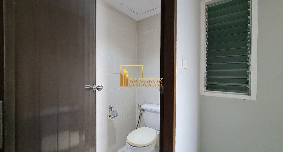 For rent 4 bedrooms apartment in Khlong Toei, Bangkok