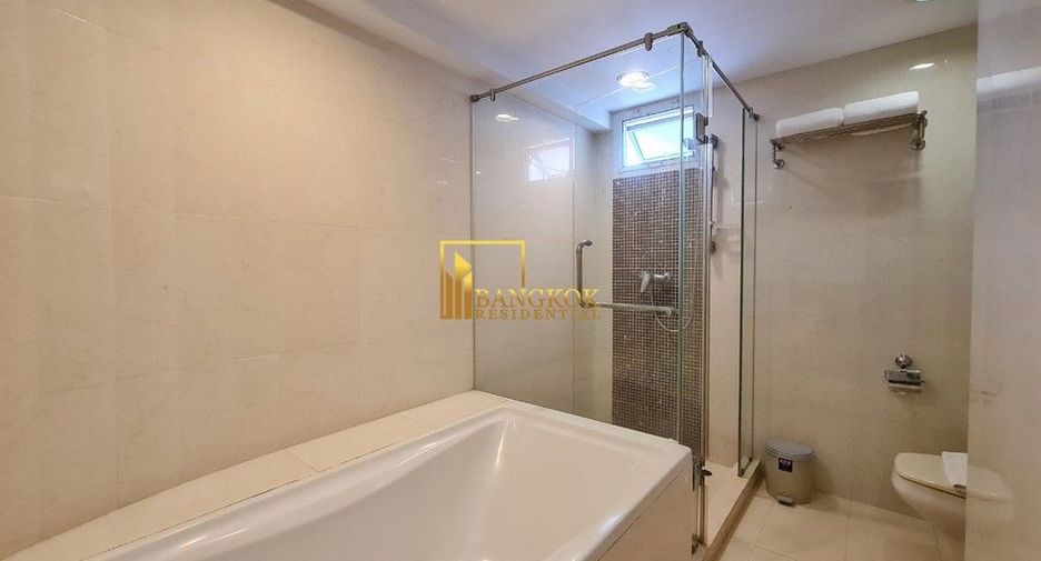 For rent 4 bedrooms apartment in Khlong Toei, Bangkok