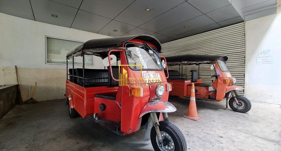 For rent 4 bedrooms apartment in Khlong Toei, Bangkok