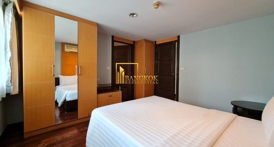 For rent 4 bedrooms apartment in Khlong Toei, Bangkok