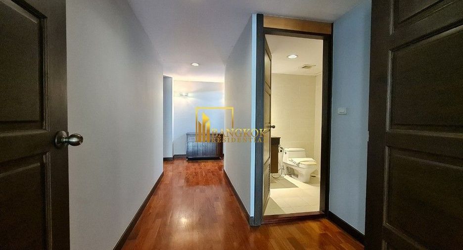 For rent 4 bedrooms apartment in Khlong Toei, Bangkok