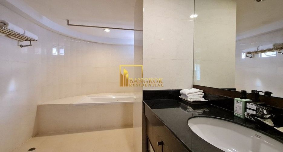 For rent 4 bedrooms apartment in Khlong Toei, Bangkok