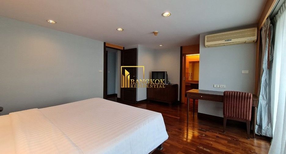 For rent 4 bedrooms apartment in Khlong Toei, Bangkok