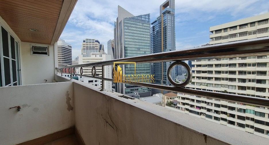 For rent 4 bedrooms apartment in Khlong Toei, Bangkok
