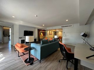 For rent 3 bedrooms serviced apartment in Watthana, Bangkok