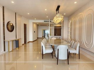 For rent そして for sale 4 Beds condo in Yan Nawa, Bangkok