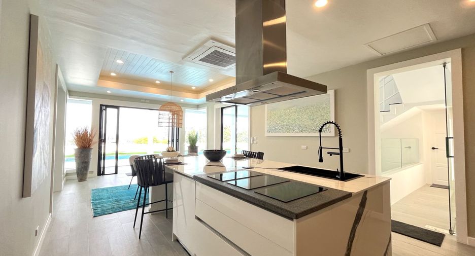 For sale 5 bedrooms villa in Thalang, Phuket