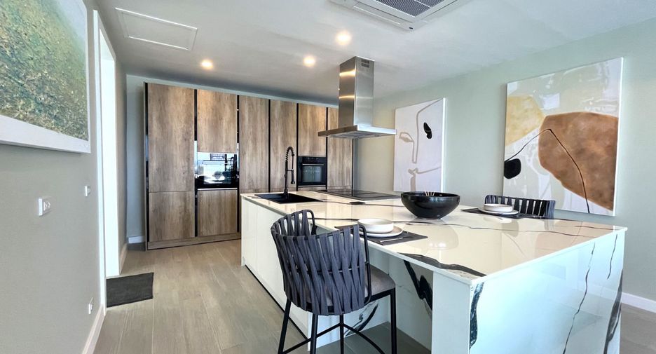 For sale 5 bedrooms villa in Thalang, Phuket