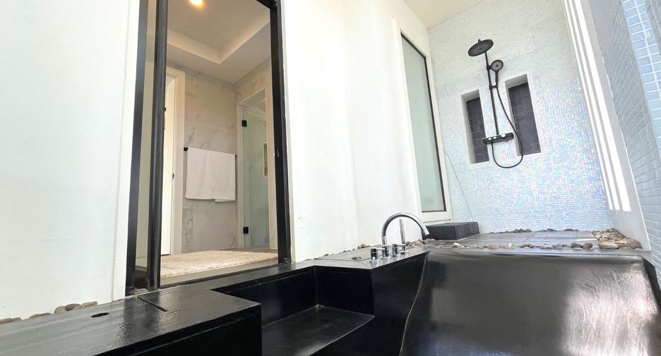 For sale 5 bedrooms villa in Thalang, Phuket