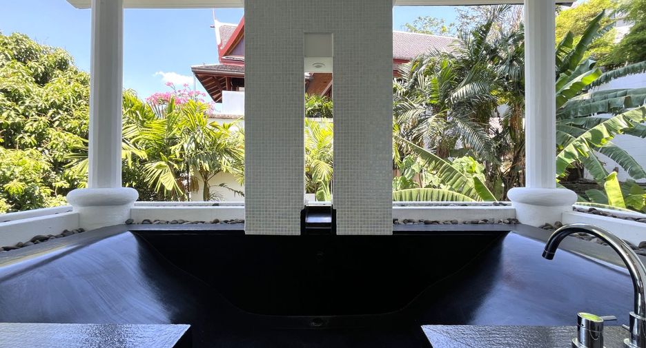 For sale 5 bedrooms villa in Thalang, Phuket