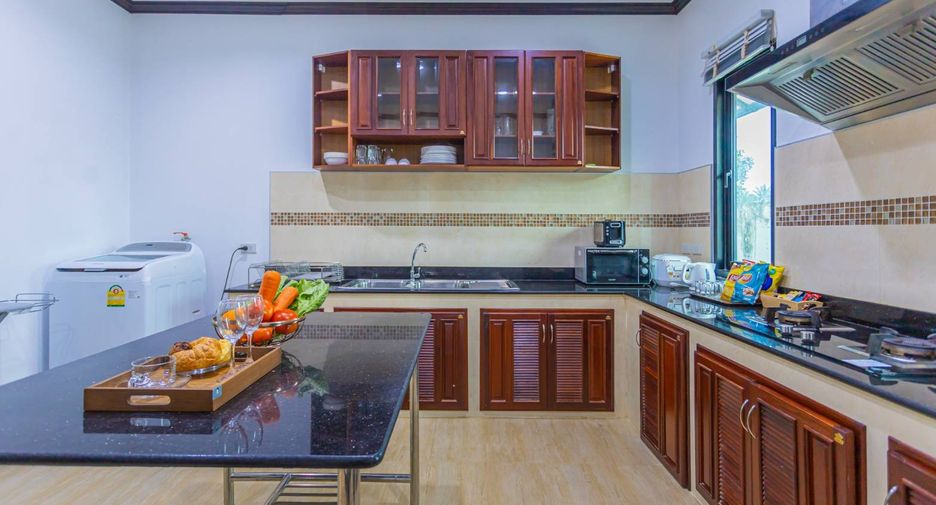 À louer 4 chambres villa à Mueang Krabi, Krabi