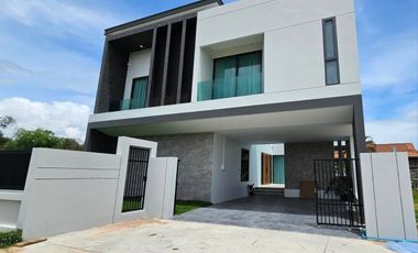 出售 4 卧室 别墅 在 Bang Lamung, Chon Buri