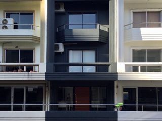 For sale 4 bedrooms townhouse in Watthana, Bangkok
