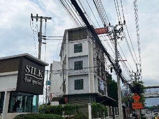 For rent 4 bedrooms retail Space in Rat Burana, Bangkok