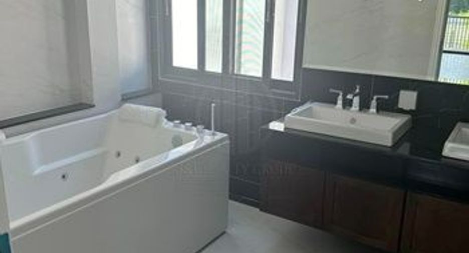 出售 4 卧室 独立屋 在 Lat Krabang, 曼谷
