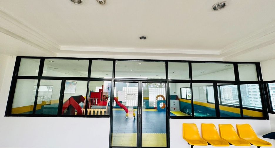 À vendre 2 chambres condo à Watthana, Bangkok