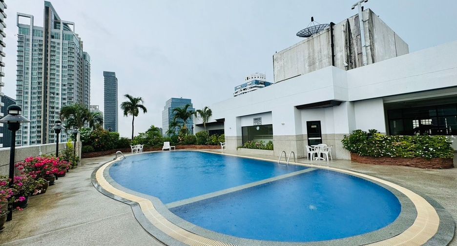 À vendre 2 chambres condo à Watthana, Bangkok