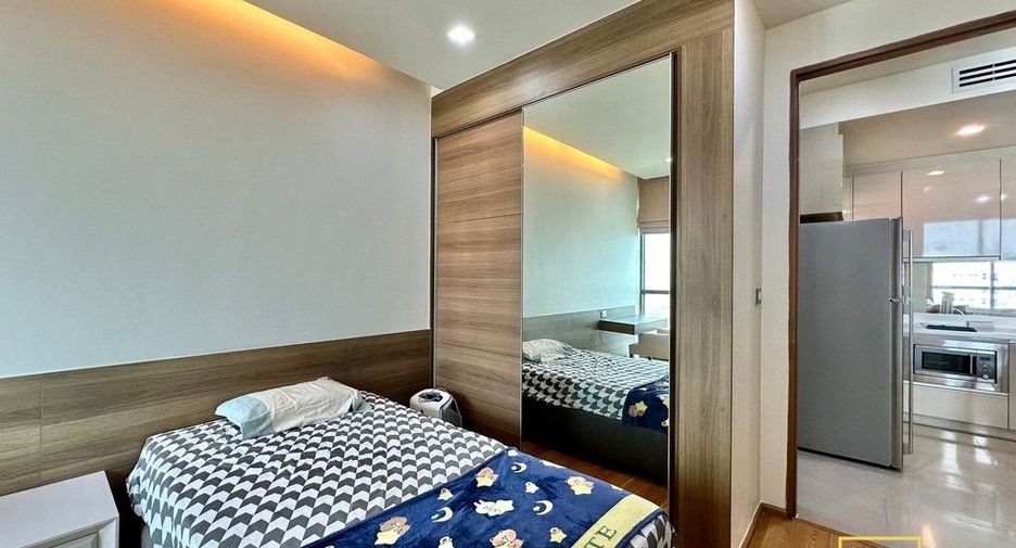 For rent 2 bedrooms condo in Sathon, Bangkok