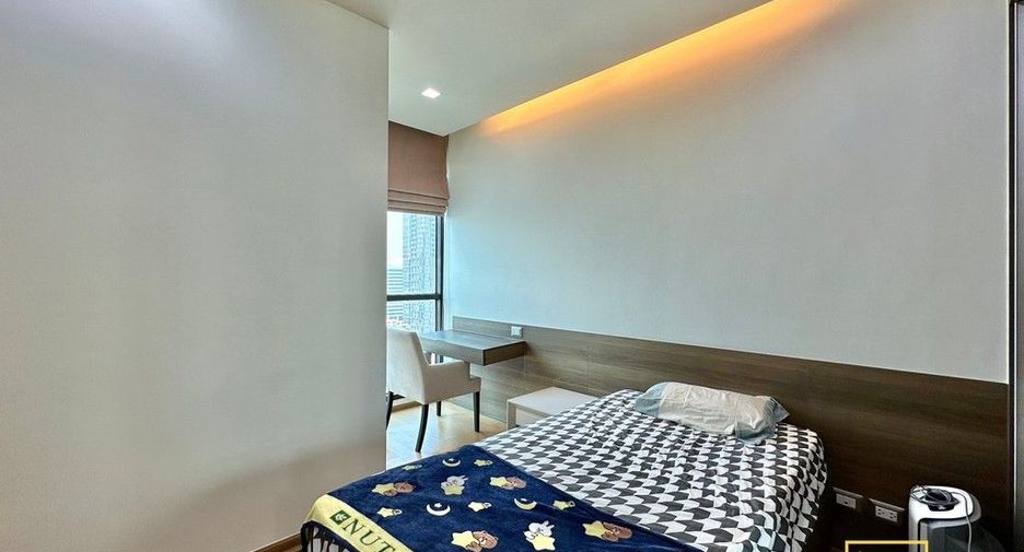 For rent 2 bedrooms condo in Sathon, Bangkok