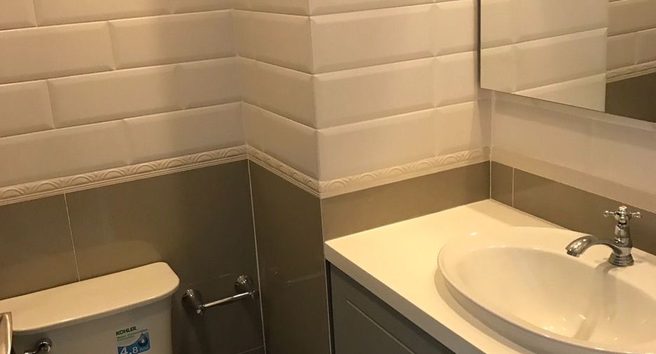 For sale 1 bed condo in Phaya Thai, Bangkok