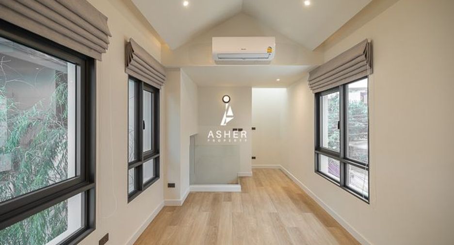 出租 和 出售 3 卧室 独立屋 在 Watthana, 曼谷