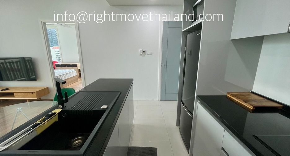 For rent and for sale 1 bed condo in Watthana, Bangkok