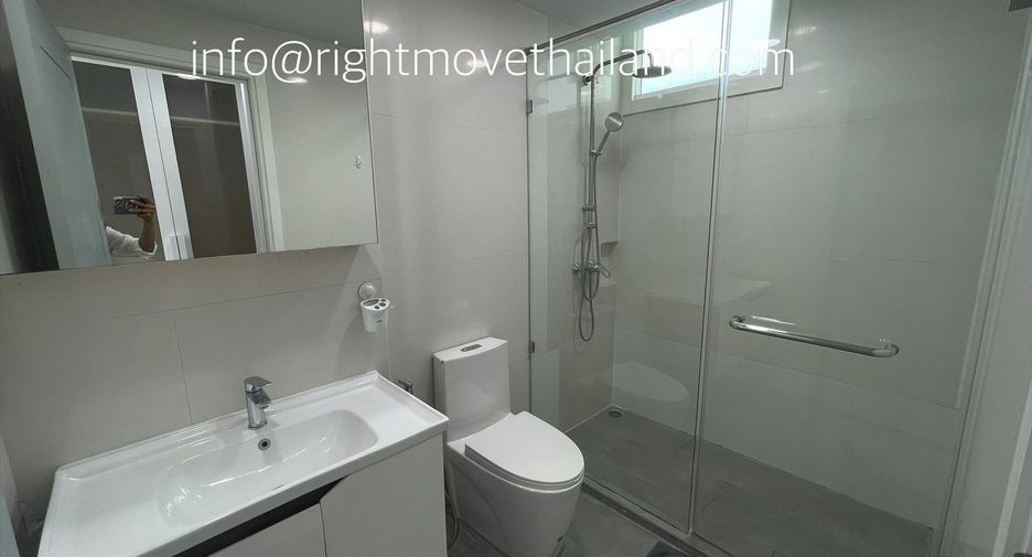 For rent and for sale 1 bed condo in Watthana, Bangkok