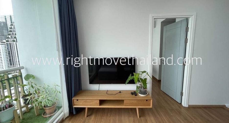 For rent and for sale 1 bed condo in Watthana, Bangkok