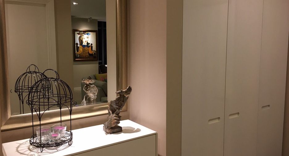 For sale 3 bedrooms condo in Khlong Toei, Bangkok