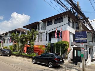 For rent and for sale 13 bed retail Space in Wang Thonglang, Bangkok