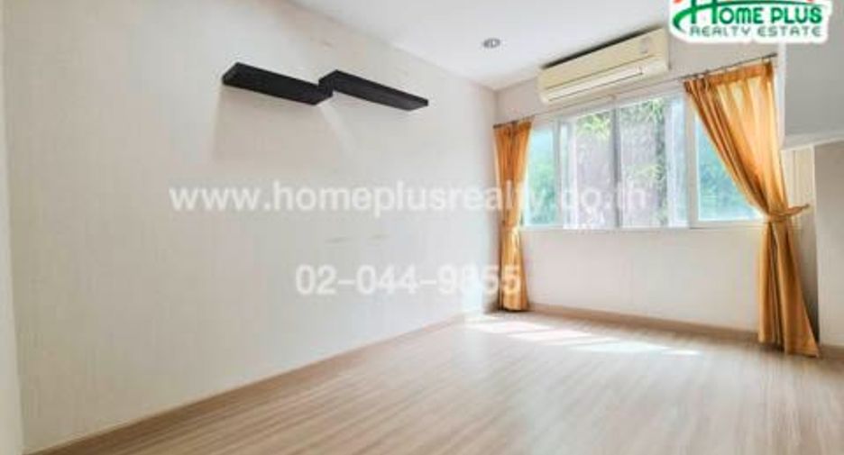 For rent そして for sale 4 Beds townhouse in Khan Na Yao, Bangkok