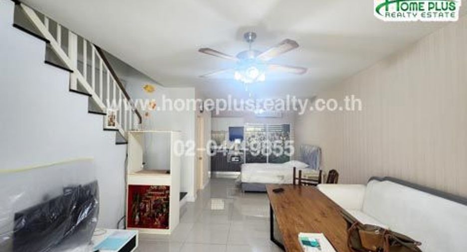 For sale 3 bedrooms townhouse in Bang Kapi, Bangkok