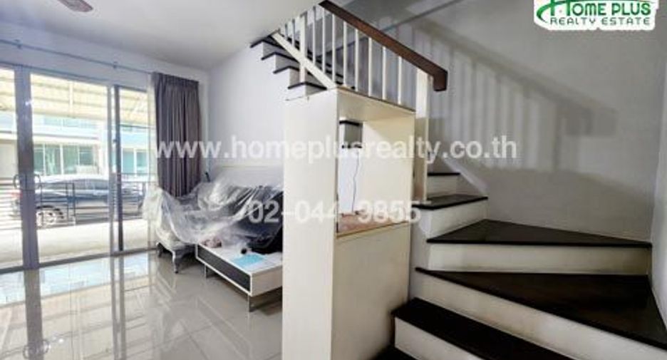 For sale 3 bedrooms townhouse in Bang Kapi, Bangkok