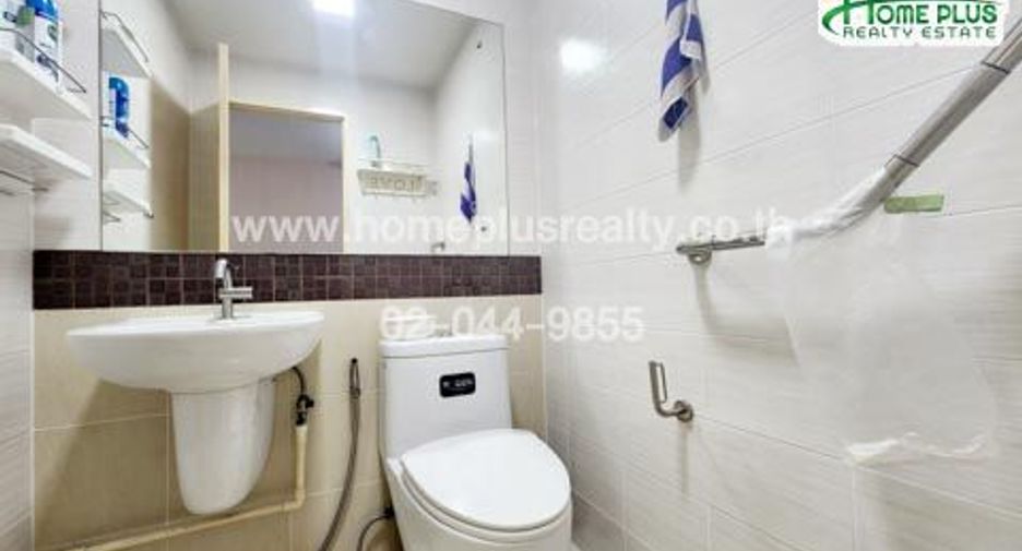 For sale 3 bedrooms townhouse in Bang Kapi, Bangkok