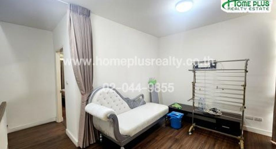For sale 3 bedrooms townhouse in Bang Kapi, Bangkok