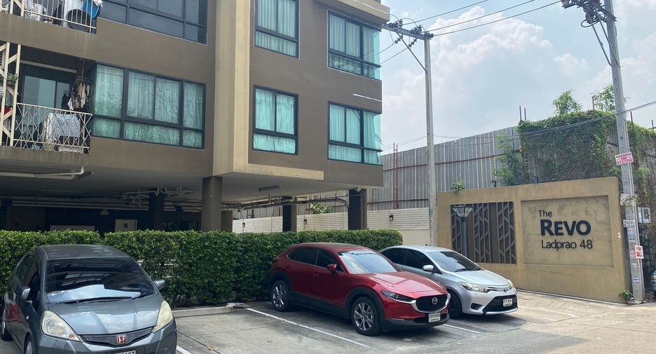 出售 1 卧室 公寓 在 Huai Khwang, 曼谷