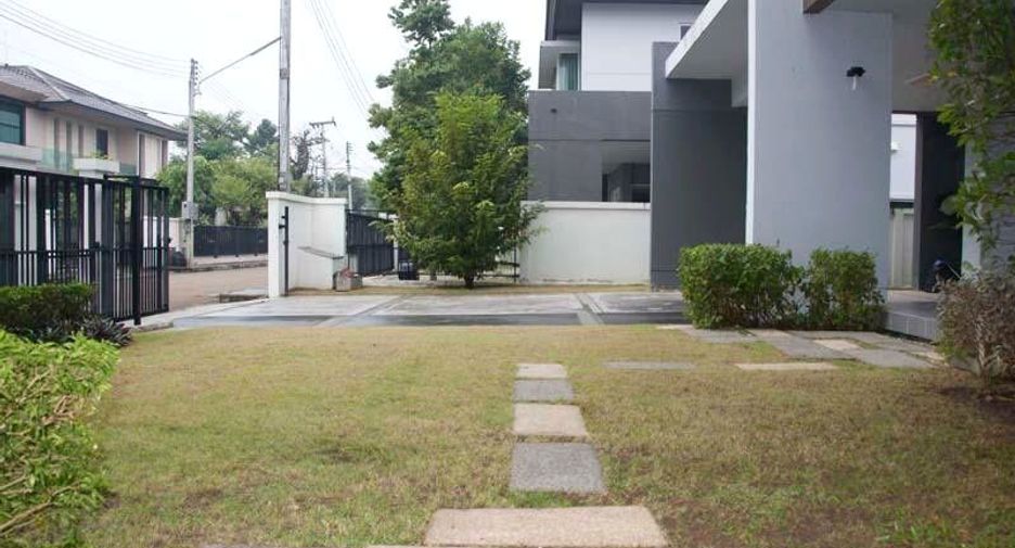 For rent 3 bedrooms house in Mueang Chiang Mai, Chiang Mai