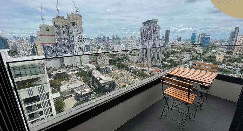 À vendre 3 chambres condo à Watthana, Bangkok