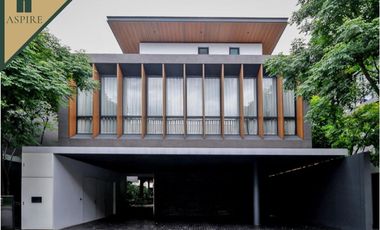For sale 4 bedrooms house in Huai Khwang, Bangkok